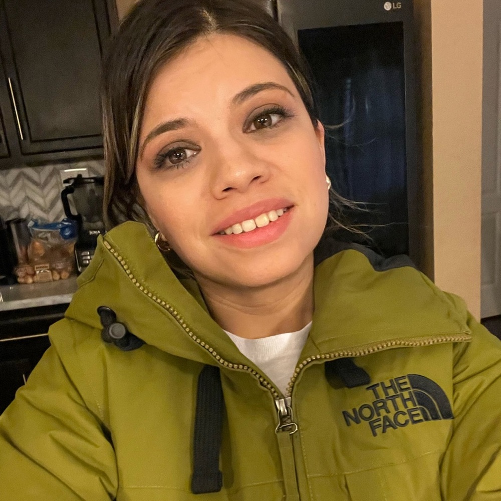 Meet your Posher, Rebeca